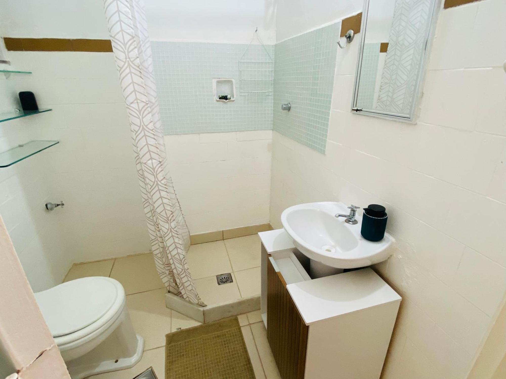 Completo Na De Copacabana , Claro E Silencioso, Com Ar, Wifi, Netflix, Ate 3 Pessoas, Pauloangerami Br502 Appartement